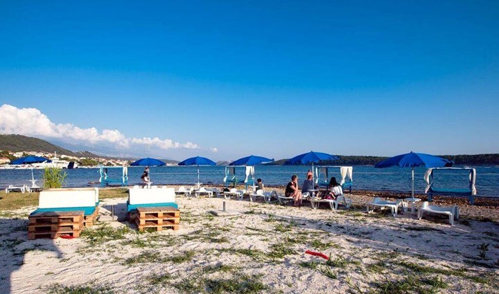 Monty’s Dog Beach & Bar - Plaža za pse 14